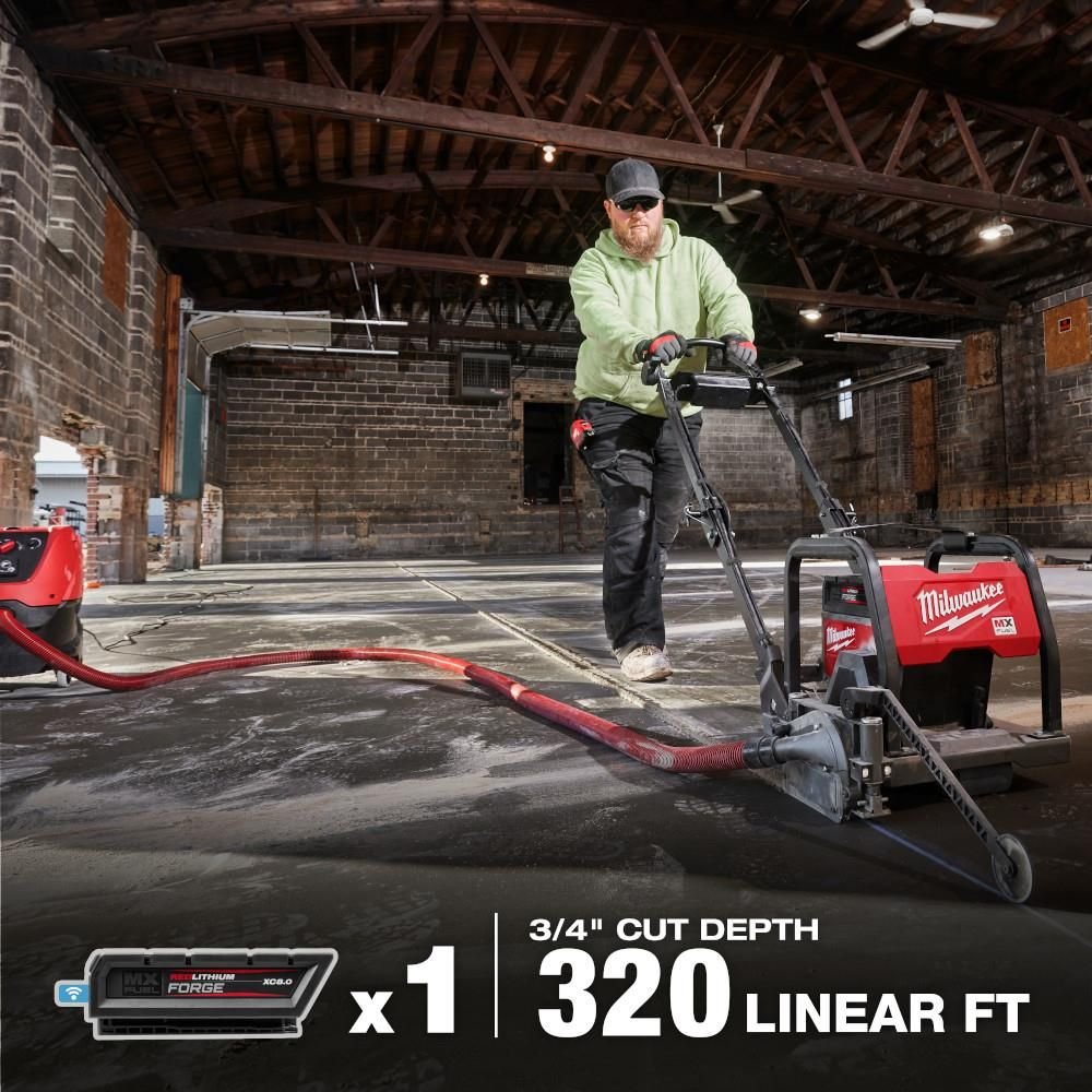 milwaukee-mx-fuel-6-in-green-concrete-saw-kit-mxf316-2xc-detail-view-2