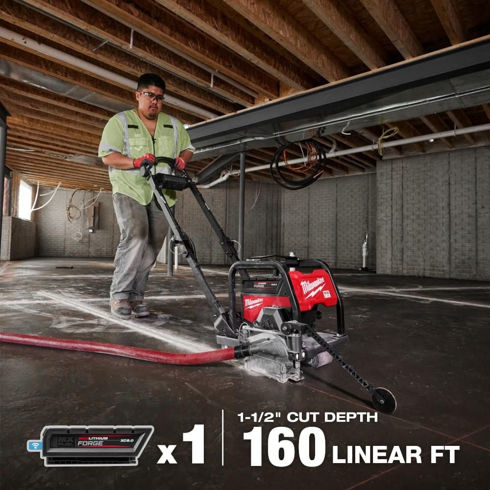 milwaukee-mx-fuel-6-in-green-concrete-saw-kit-mxf316-2xc-detail-view-3